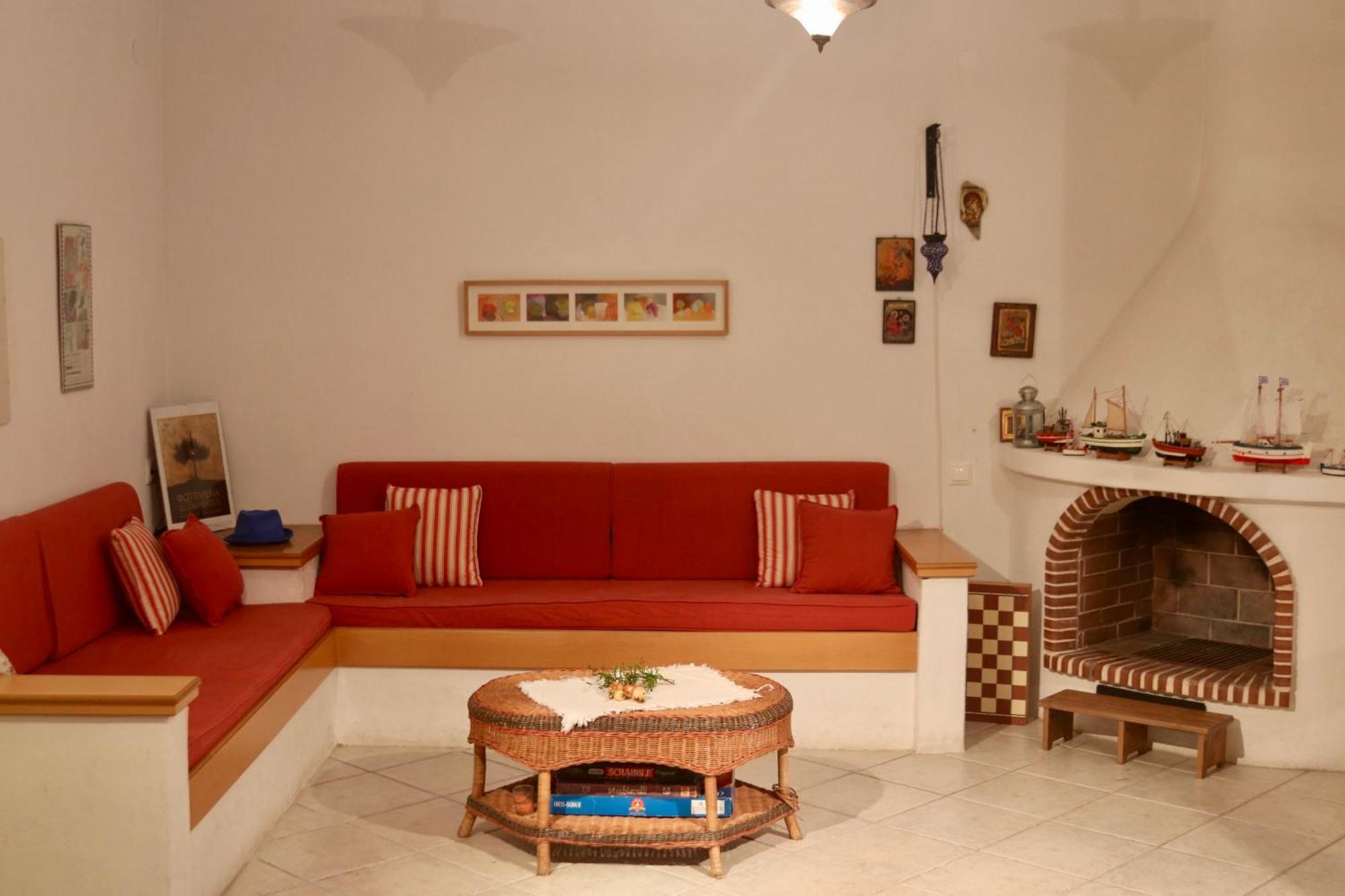 Tradiotional House Apartment Metamorfosi  Exterior photo